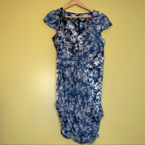Guess Dresses & Skirts - 36. Guess Blue Floral Bodycon Cocktail Dress